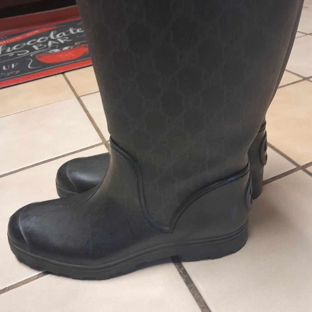 Black Rubber Gucci Boots - Picture 11 of 12